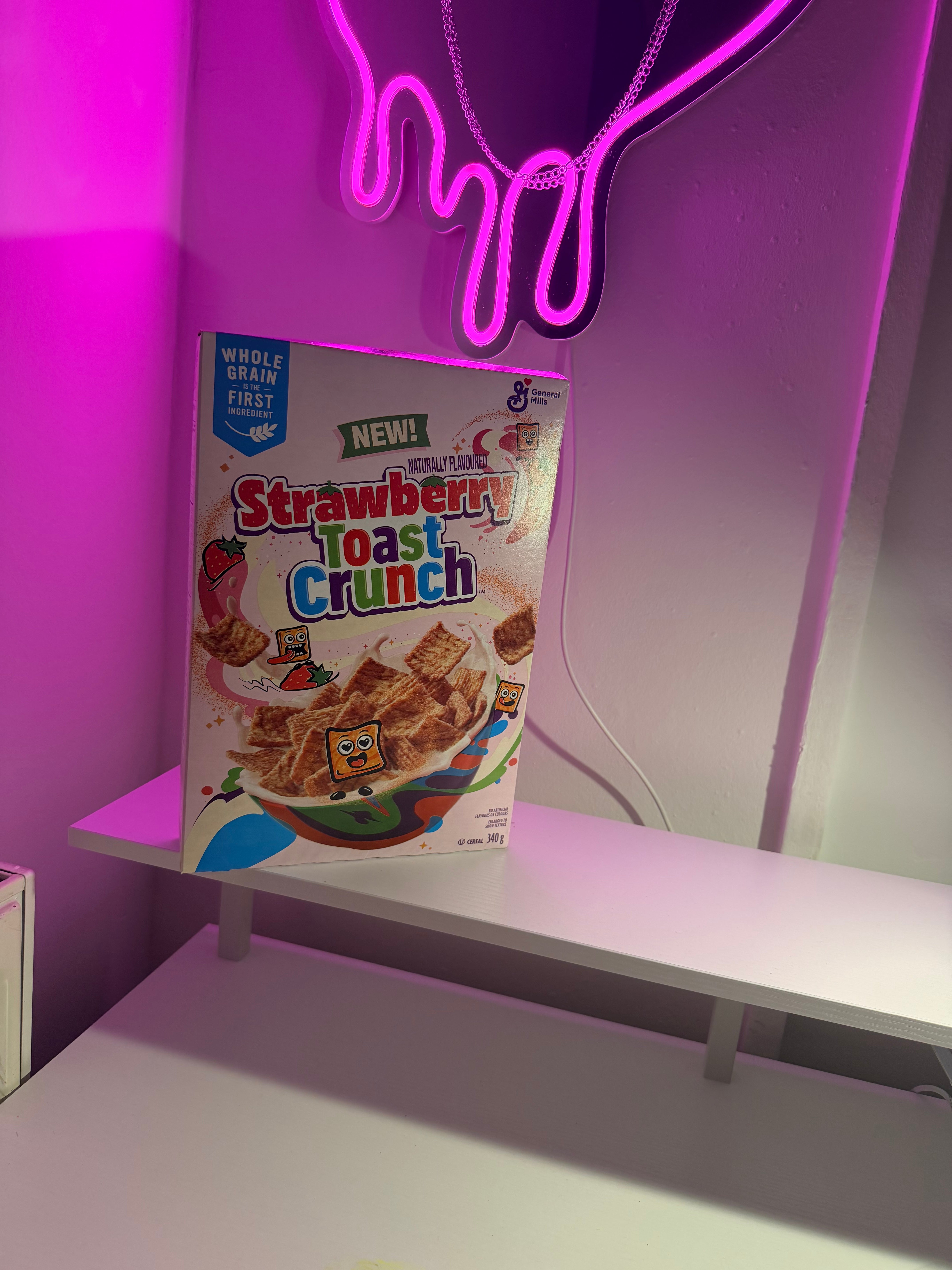 Strawberry toast crunch