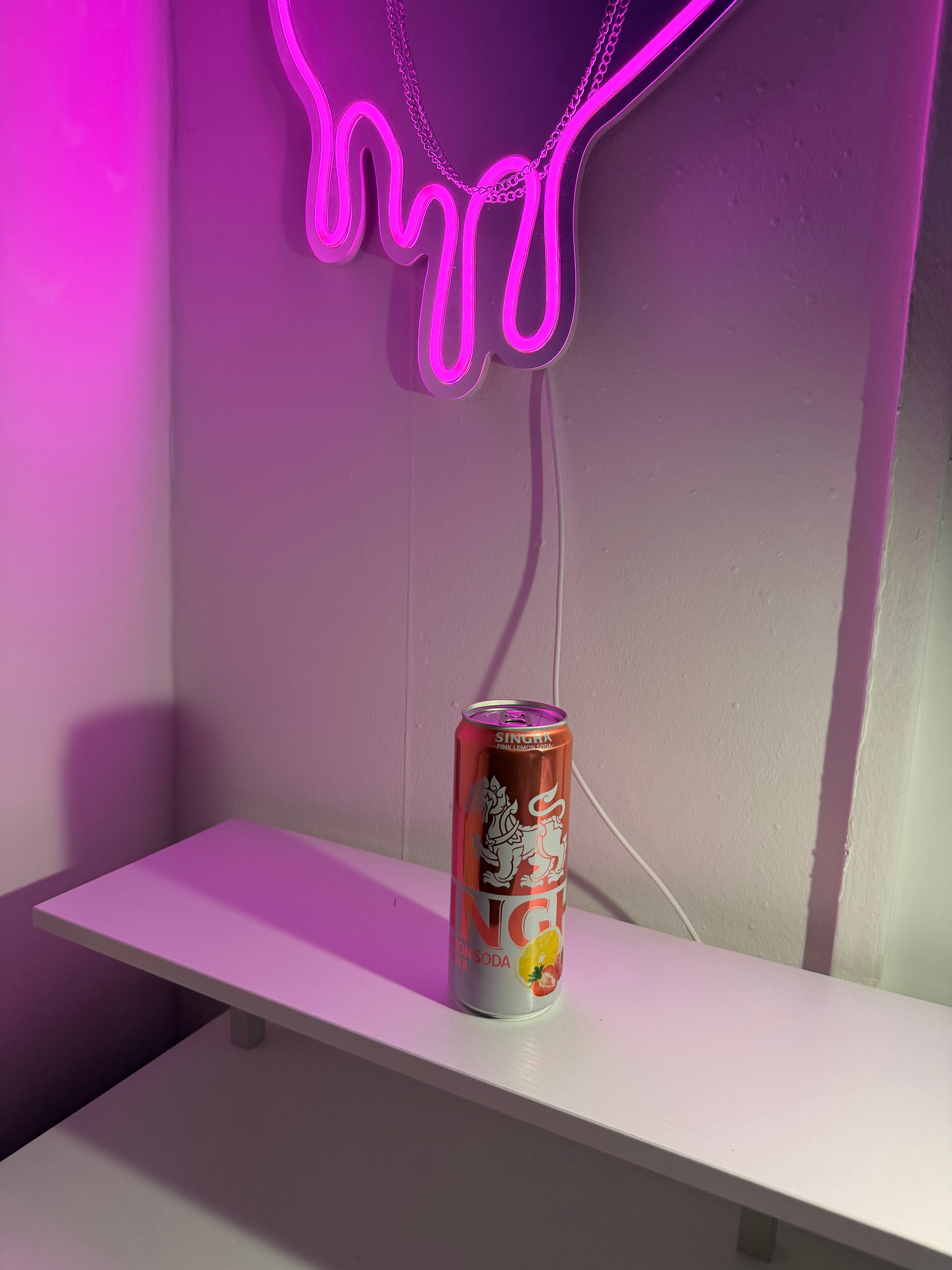 Singha pink lemon soda
